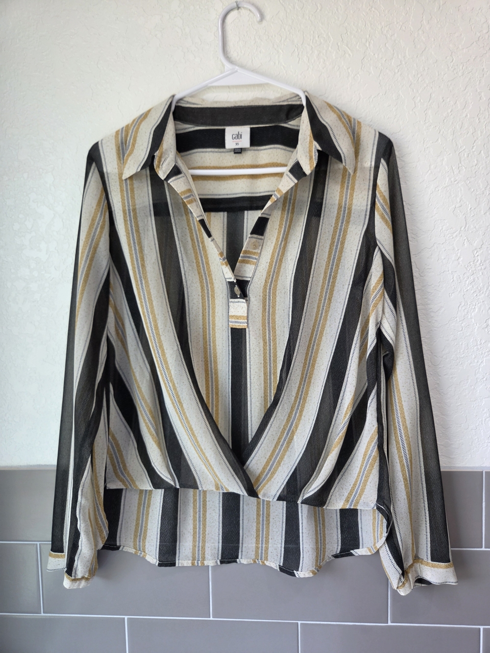 Cabi Caliber Blouse - Black, White & Gold